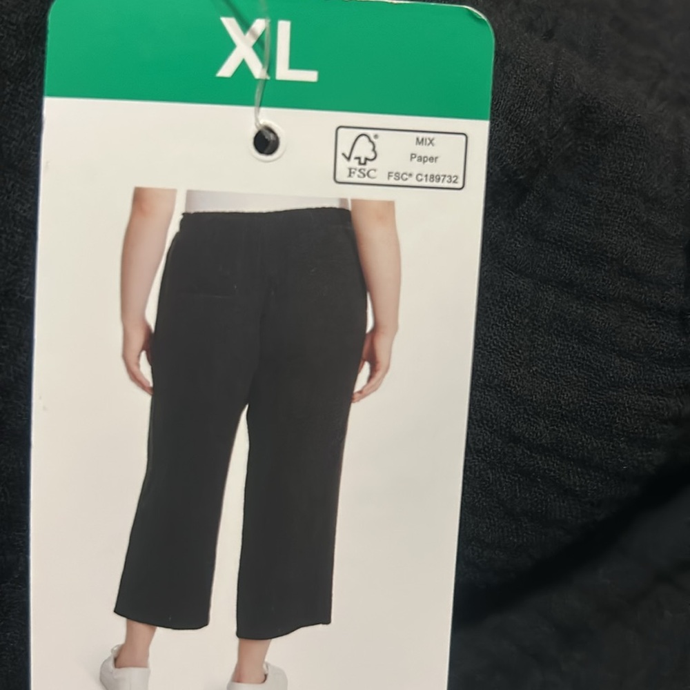 Jessica Simpson Black Cropped Gauze Pants XL Inseam is 22.5” NWT